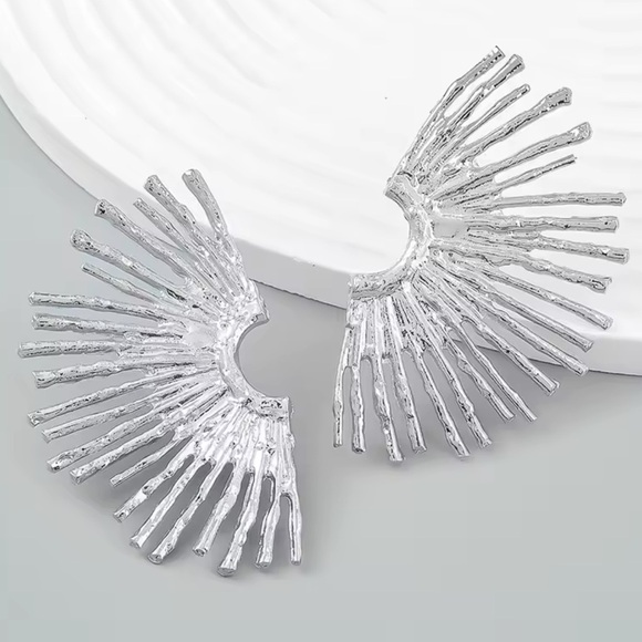 ZARA SUN RADIANT GOLD AMAZING EARRINGS - Picture 1 of 10